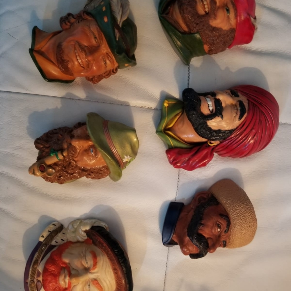 Bossons head wall display figures